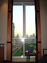 Het uitzicht vanaf mijn kamer op Dubai Media City